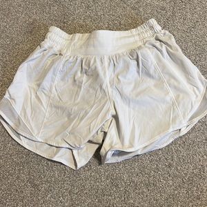 white lulu shorts size 4